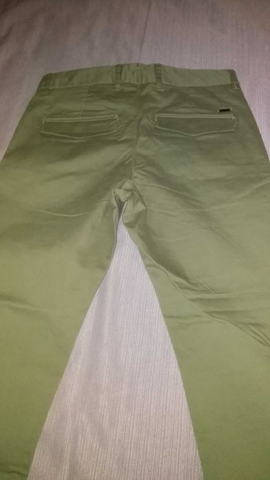 Pantaloni TaperedFit cropped Marca Mango Blugi Barbatesti Verde Fistic
