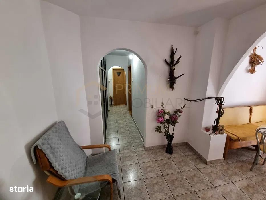 ARADULUI - ETAJ 3 - BLOC IZOLAT - 3 camere - decomandat - centrala pro