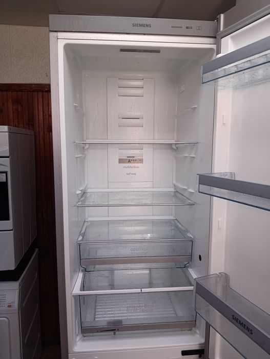 Иноксов комбиниран хладилник с фризе Siemens No Frost A+++ 2г.Гаранция