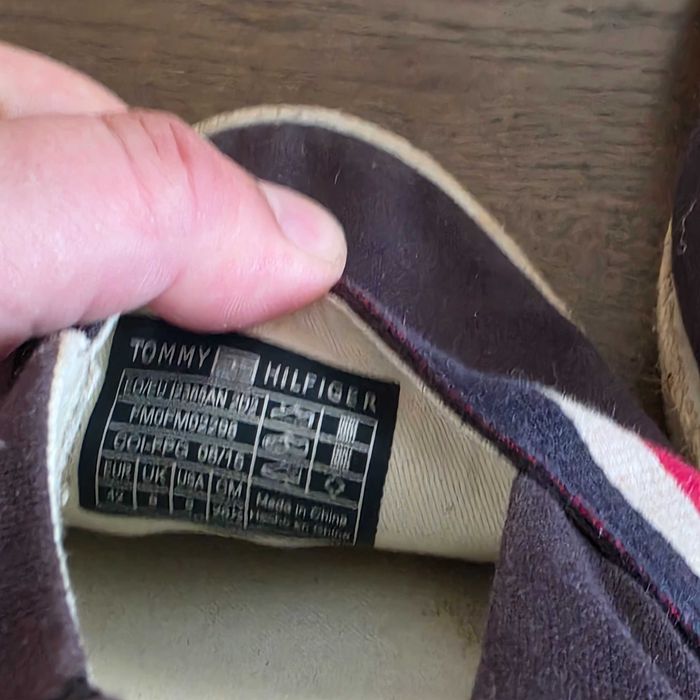 Tommy Hilfiger 42