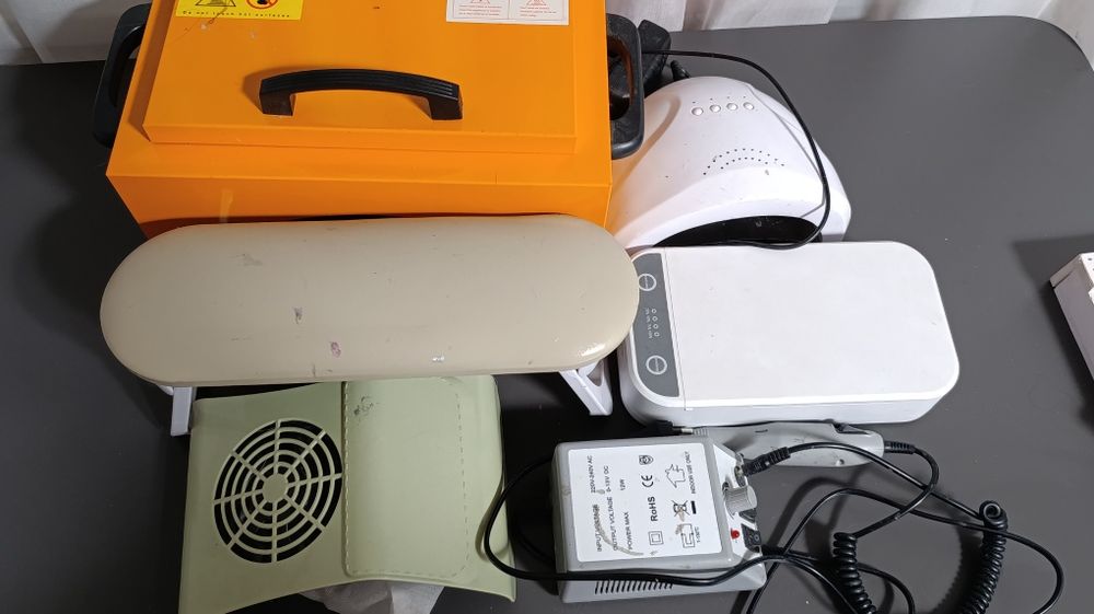 Большой набор для мастера маникюра.