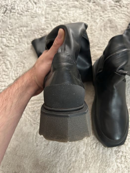 Off White boots peste genunchi