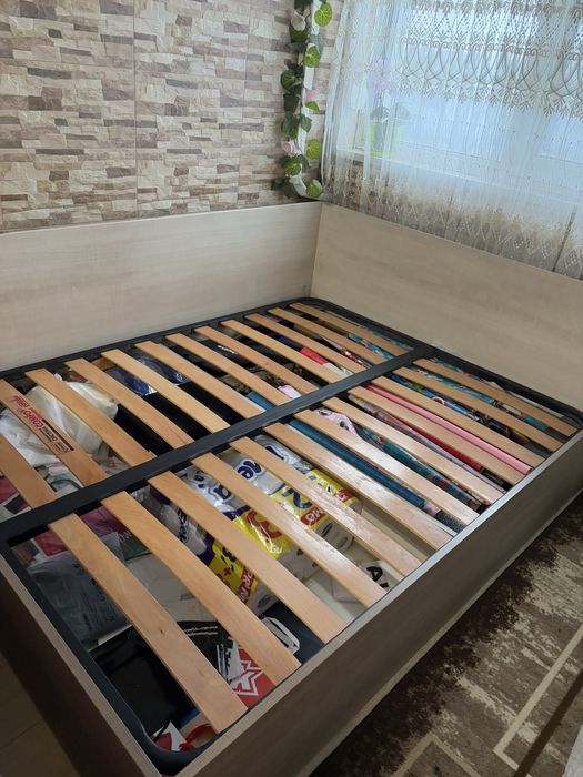 Спалня запазена с подматрачна рамка