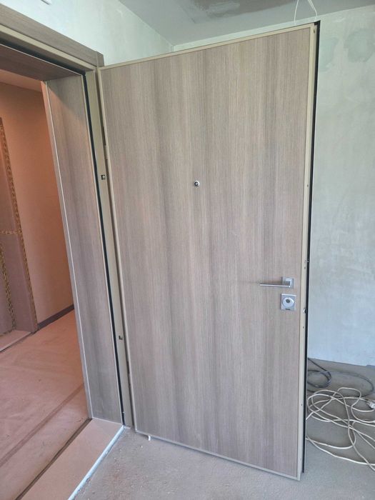 Нова оригинална блиндирана врата Солид