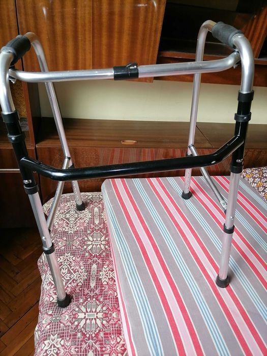 Проходилка за възрастни