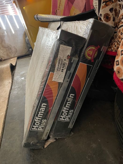 Vând 3 calorifere plus un grilaj de baie firma Hoffman plus