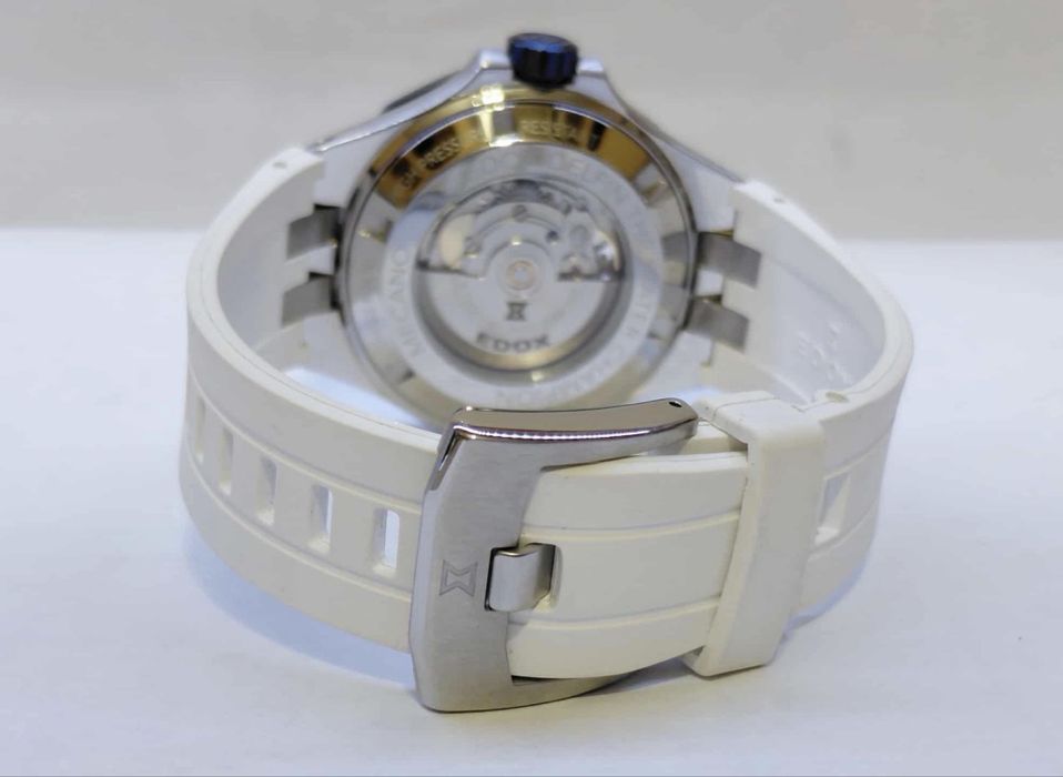 Edox Delfin 200m. Сапфир