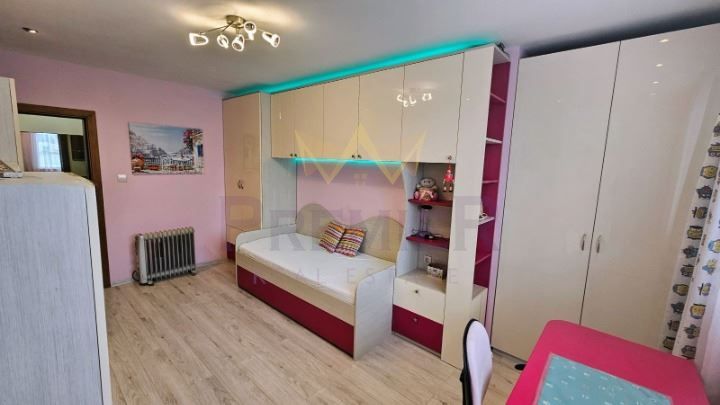 Дава се под наем Тристаен апартамент в Варна, Левски - 95 кв.м за 767 € - Снимка #10