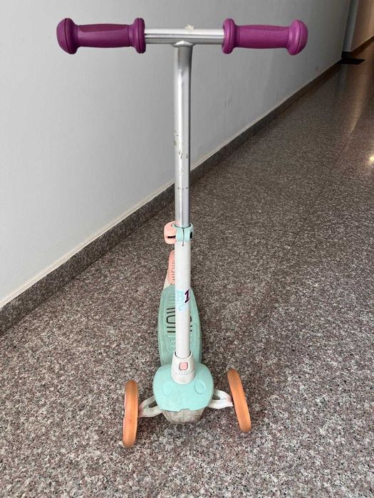Vand trotineta OXELO B1500 pentru copii 2-5 ani si inaltime 80-120 cm.