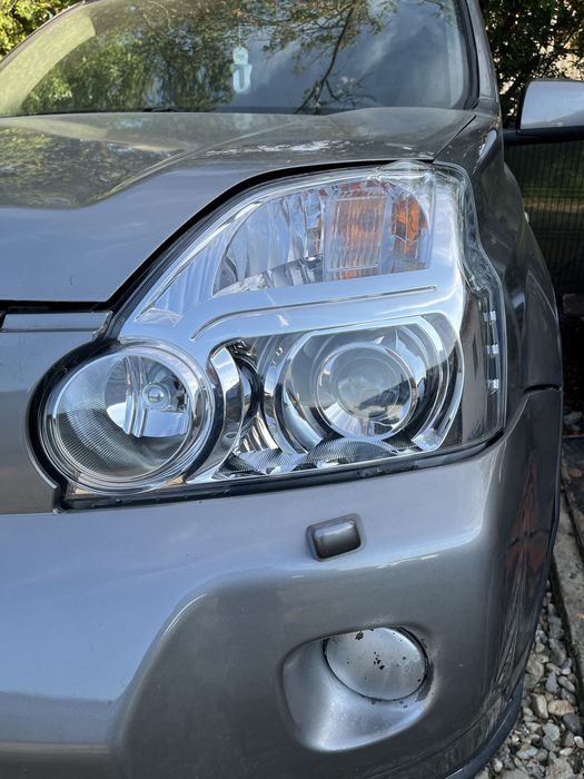Far stanga Xenon Nissan X -Trail T31