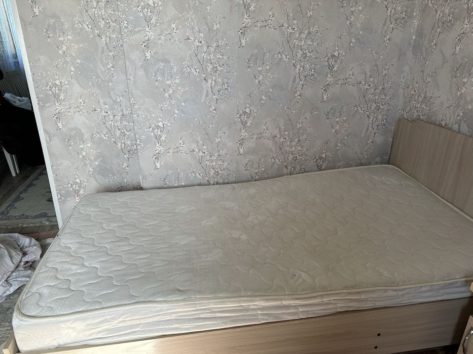 Продам новый кровать 1/200