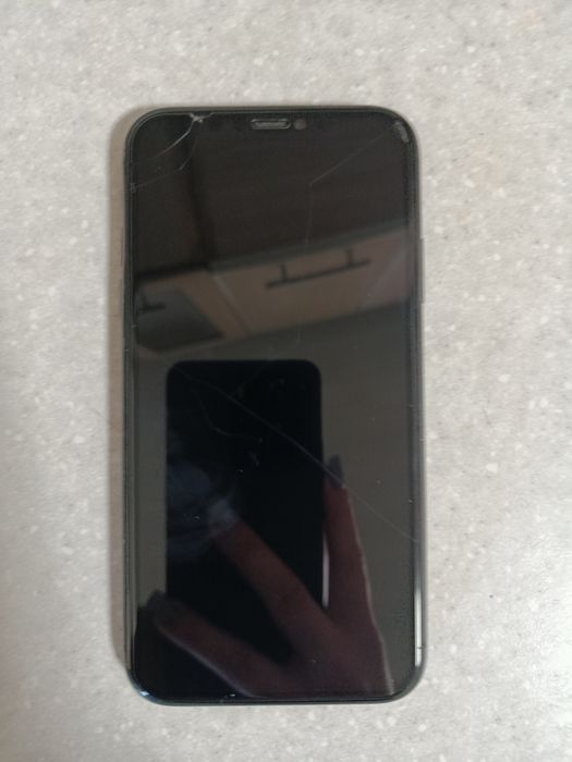 Продам айфон 11 64 Гб