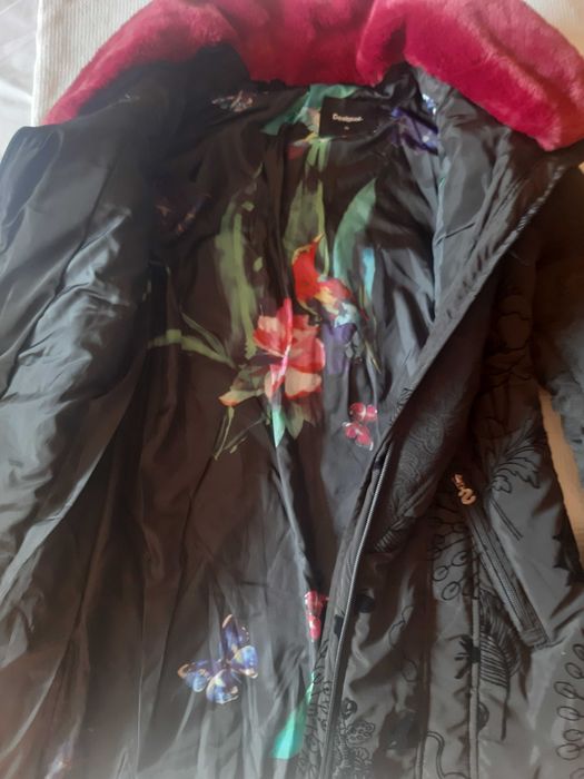 Ново яке Desigual