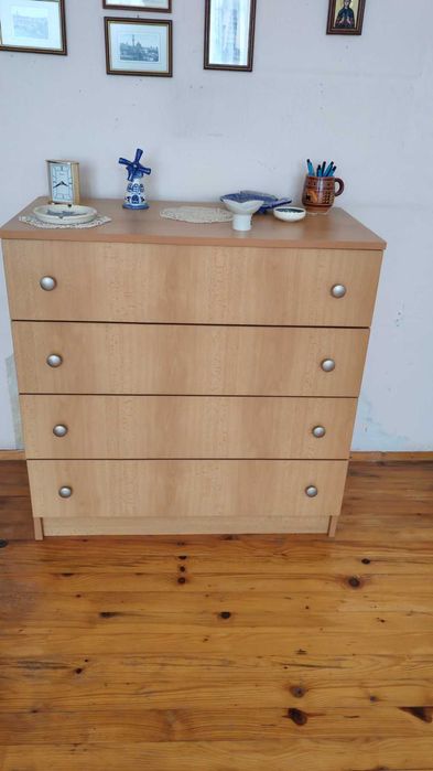 Продавам обзавеждане