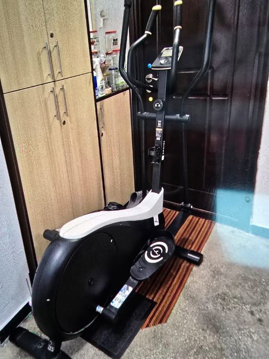Bicicleta eliptica tine 130-140 de kg