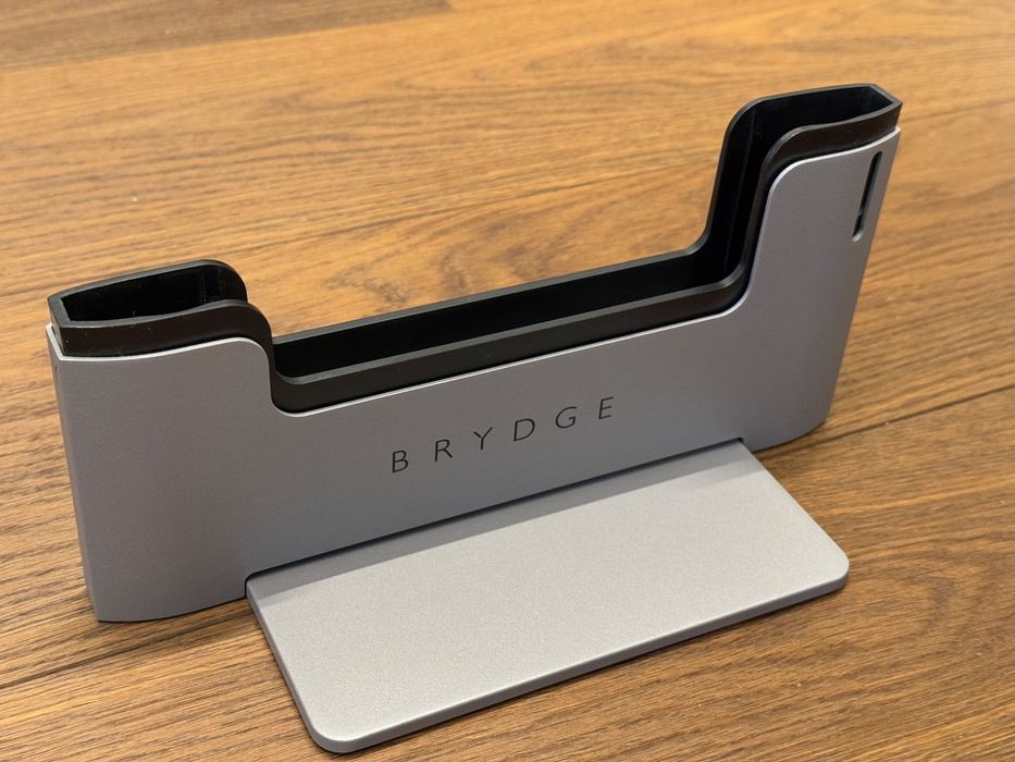 BRYDGE Вертикална стойка и докинг станция за MacBook Pro 16" 2019