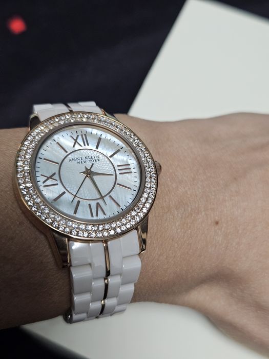 Set ceas si 3 bratari ANNE KLEIN