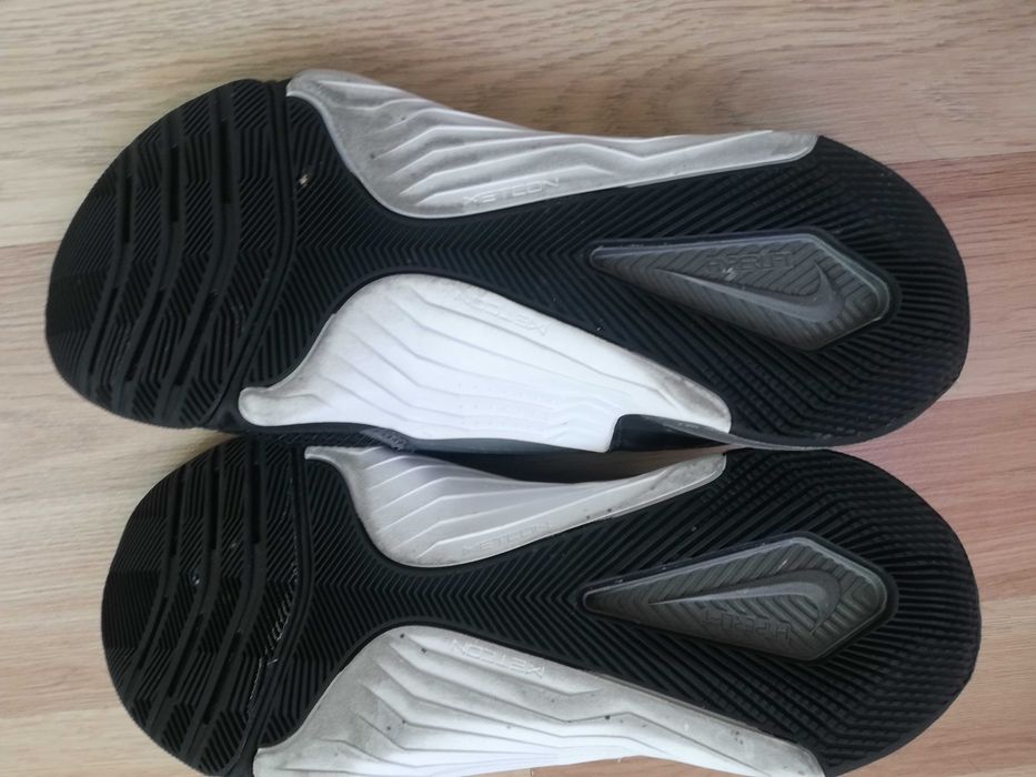 Маратонки на NIKE ном.41