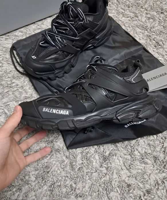 Sneakers Balenciaga Tracks Black cu eticheta marimea 39 (nu Nike, Gucci, Adidas, Balenciaga)