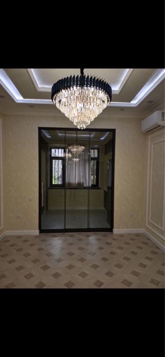 Стекляные раздвежные двери