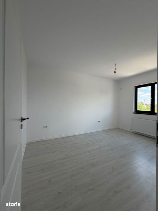 Casă de închiriat 4 camere  și mansardă bragadiru
