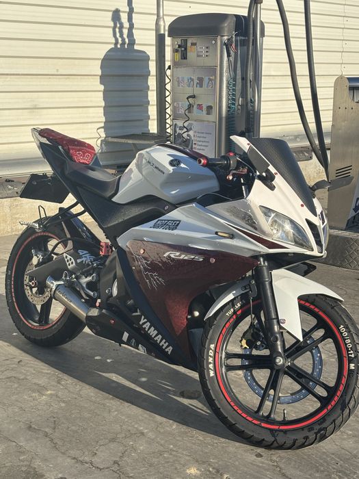 Yamaha YZF-R125 2011