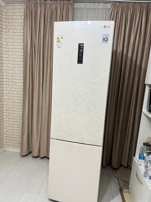 Продаётся LG Холодильники