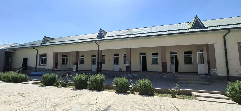 Zarbdor, Bo'ston, bino sotiladi. Garov uchun mumkin. Choyxona, kafe