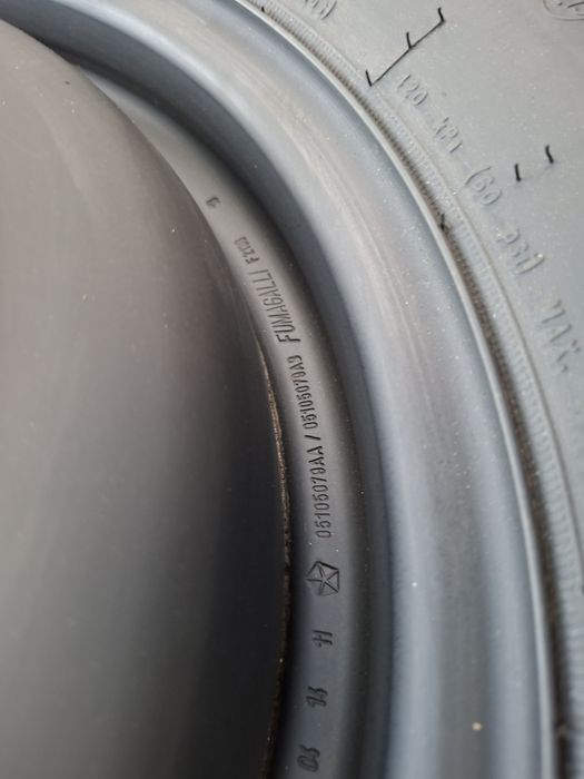Патерица 16" 5Х114.3мм 67.1мм център/ 5x114.3mm SUV - Джип
