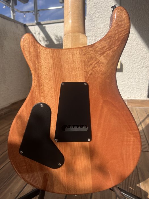 PRS SE Custom 24 Bonnie Pink