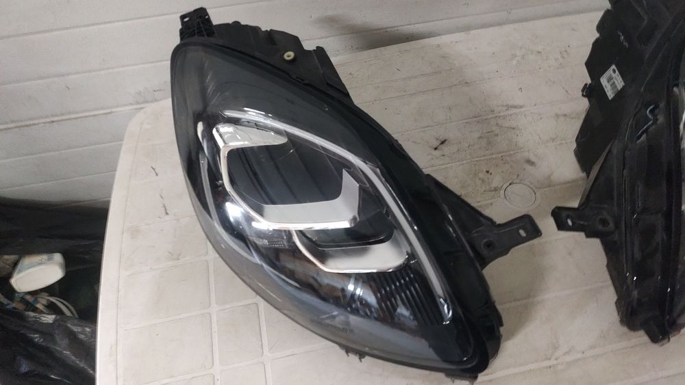 Far  stânga Ford puma cod. L1TB-13E014-EJ, L1TB-13E015-EJ