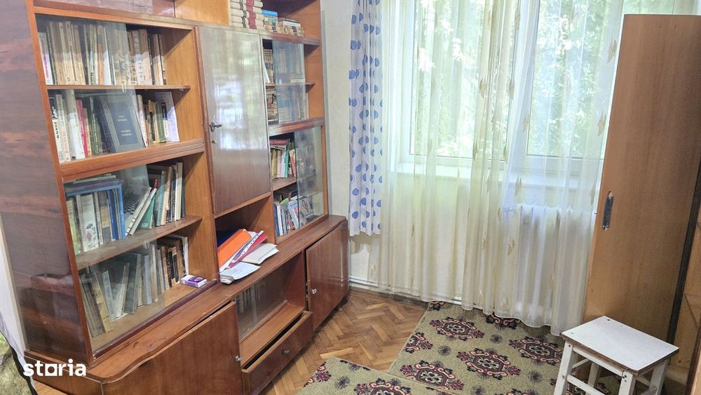 Vand apartament cu 3 camere decomandat in Deva, George Enescu etaj 1,