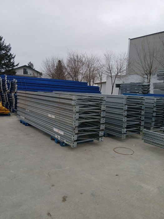 Vând rafturi metalice industriale reglabile