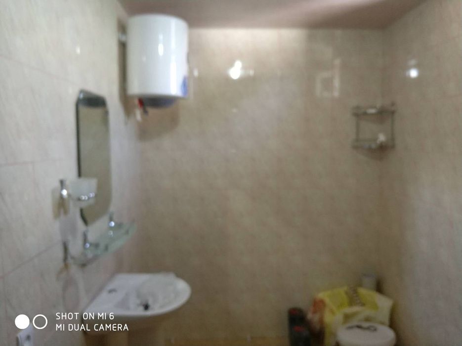 Дом в горах Бостонликского района , кишлак Янгикурган .