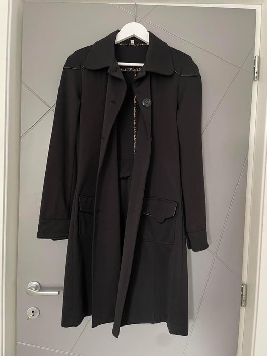 Palton cambrat negru toamna