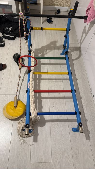 Продам шведскую детскую лестницу