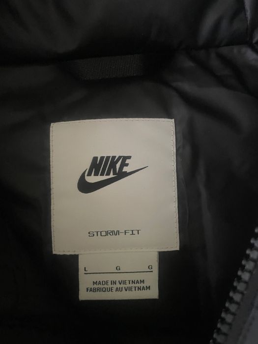 Nike мъжко яке Л размер чисто ново