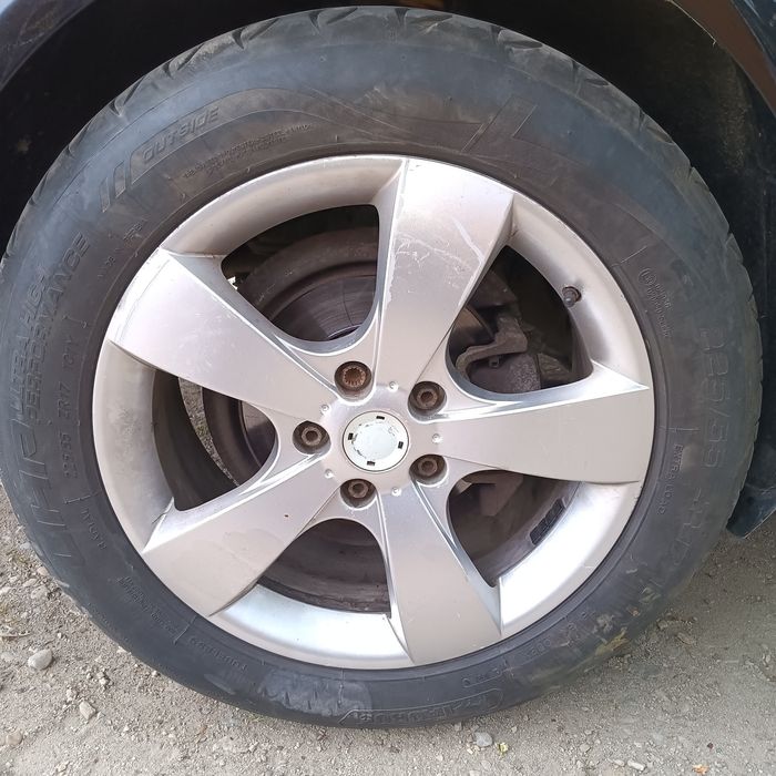 Vând jante originale octavia 2  r17.5x112 cu tot cu cauciucuri