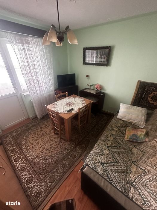 De vanzare apartament cu 2 camere decomandat,etajul 1,Dealul Florilor