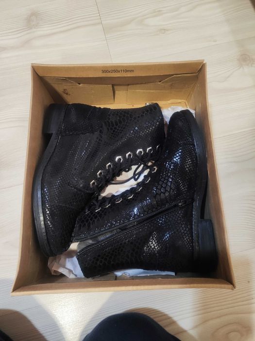 Боти-естествена кожа