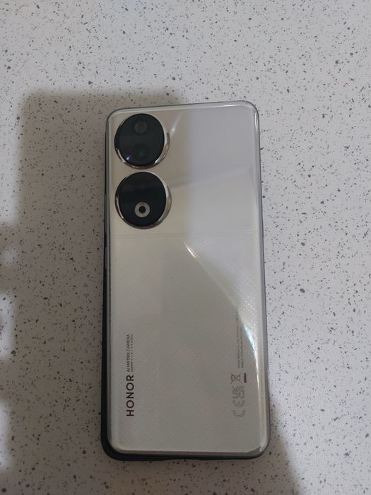 Vând honor 90 în stare buna