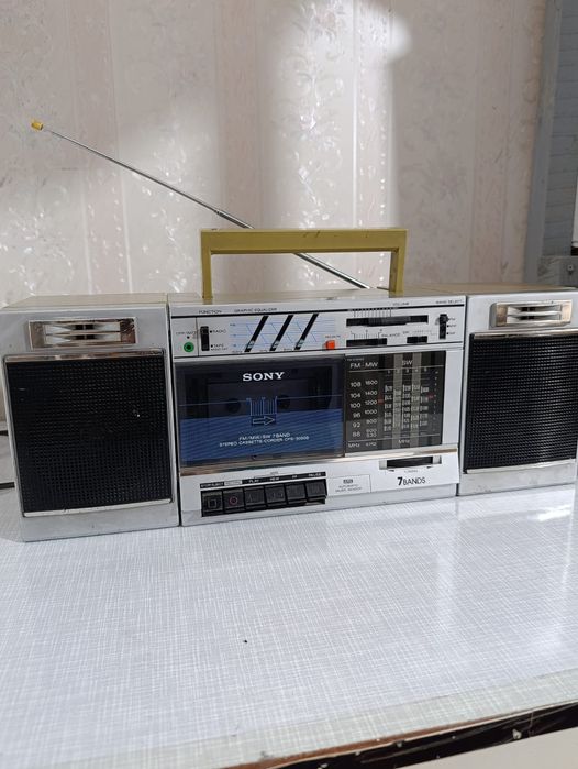 Продам магнитофон Sony
