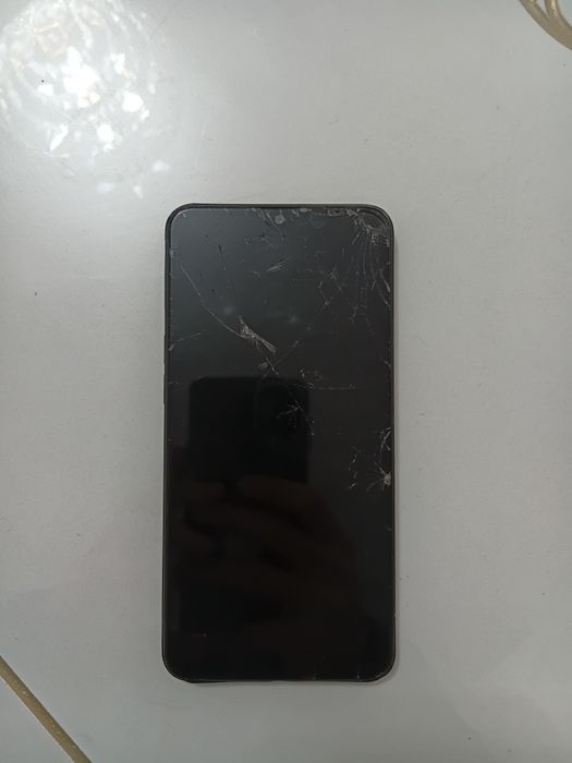 Самсунг А10 б/у.