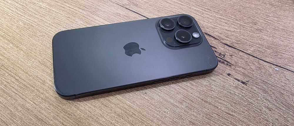 iPhone 15 Pro 128GB Black Titanium – stare foarte bună – 89% baterie