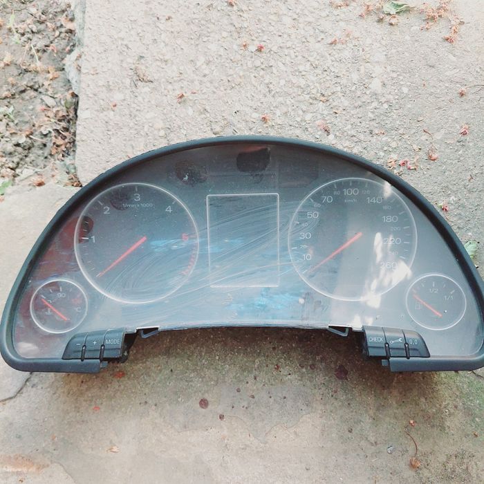 Части за ауди а4 б6  има и врати оборудвани черен металик