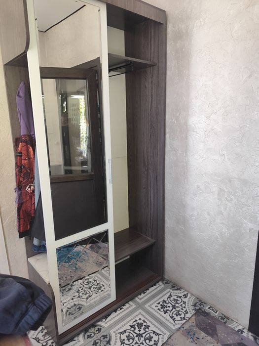 Продам шкаф в прихожую