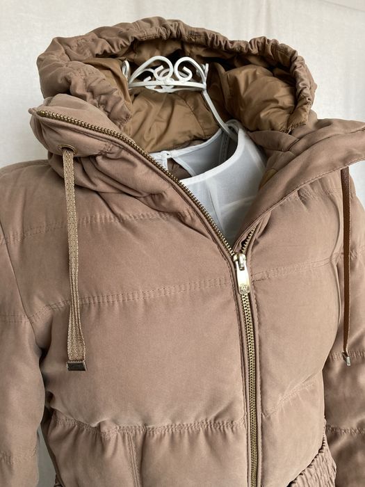 Дамско зимно яке Zara с гъши пух размер М, бежево късо яке с колан