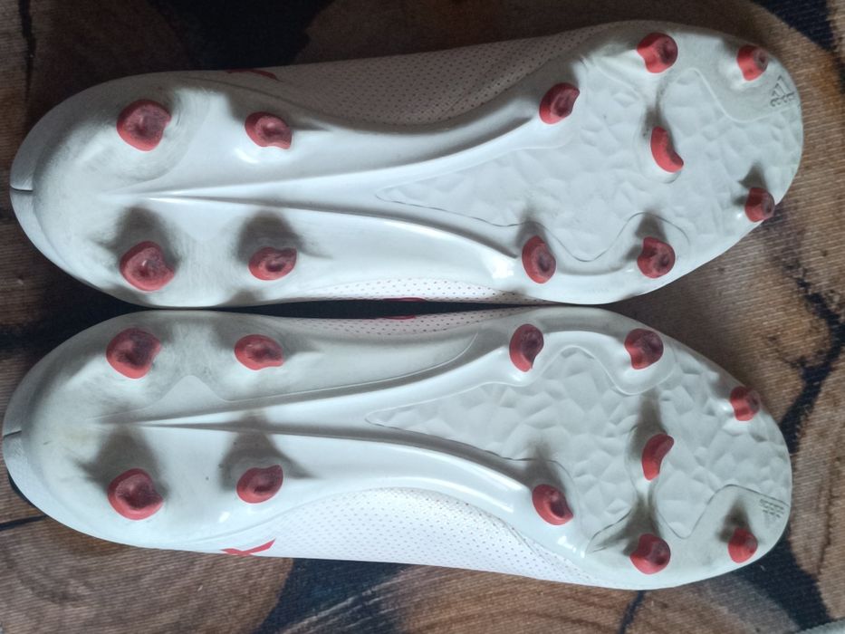 Футбольные бутсы Adidas