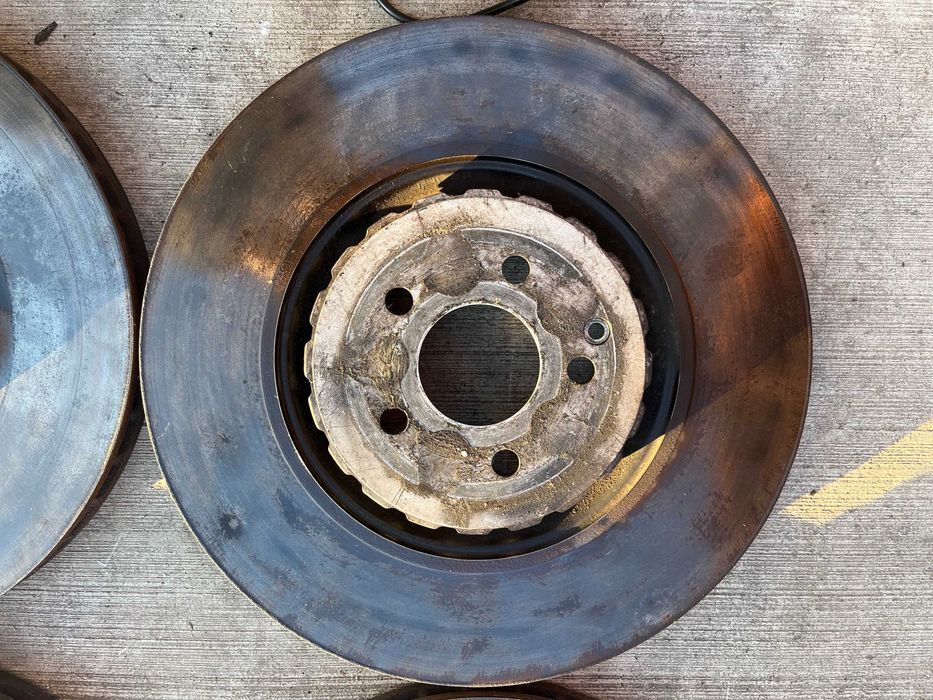 Дискове с накладки Предни и Задни Спирачни апарати MERCEDES CL63 AMG