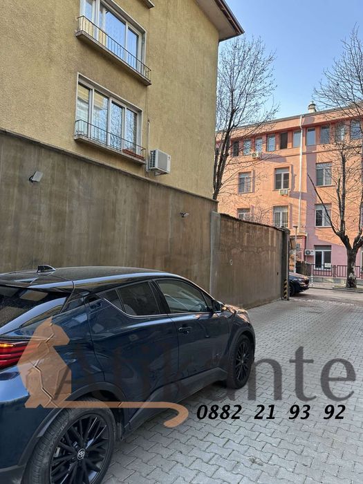 Дава се под наем Гараж / Паркомясто в София, Център - 25 кв.м за 204 € - Снимка #4